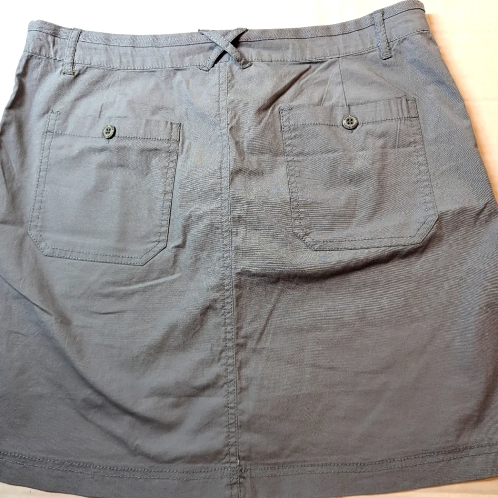 Ladies Eddie Bauer Grey Chino Skirt Size 8